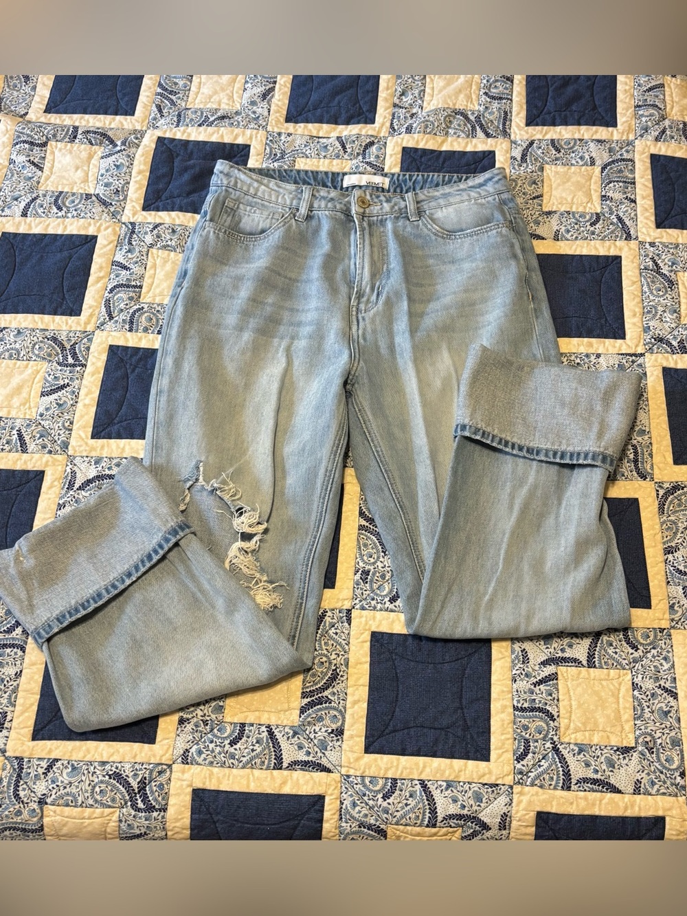 Light Blue Women's Boyfriend Jeans with Distressed Knee